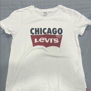 Levi's White Graphic Women's Top